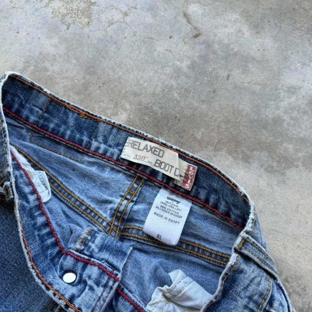 Vintage 2000's Women's Levi's 550 Bootcut flare light wash denim jeans 8 - Picture 4 of 8